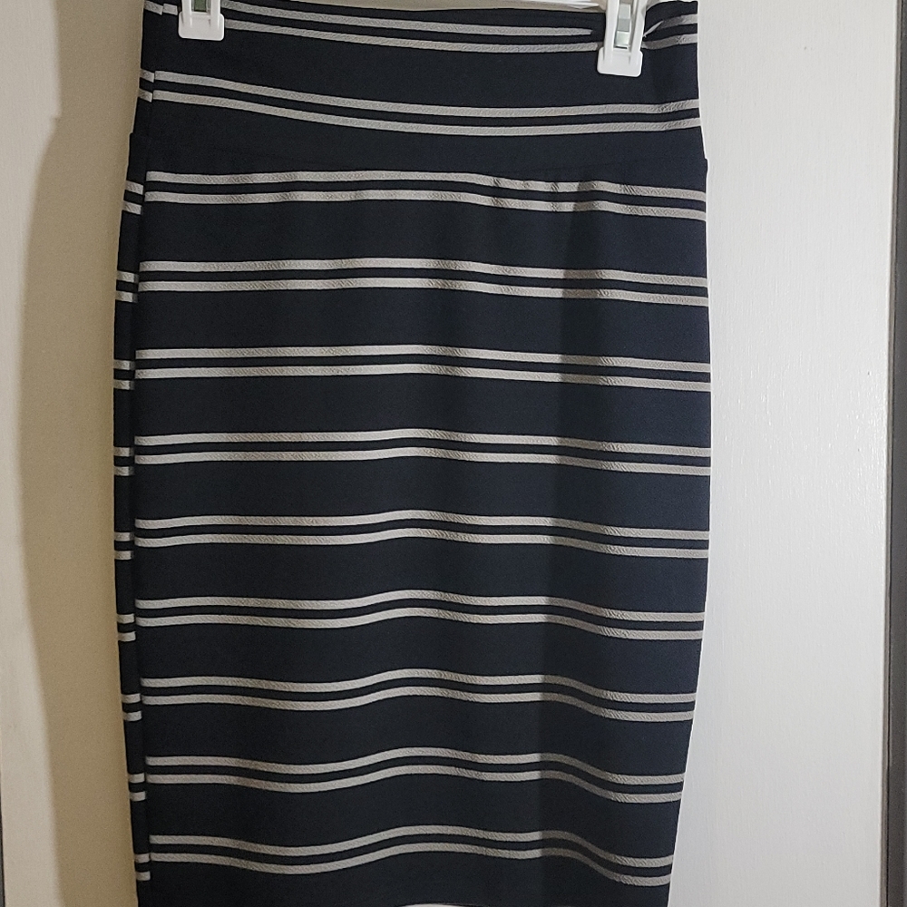 2 LuLaRoe skirts